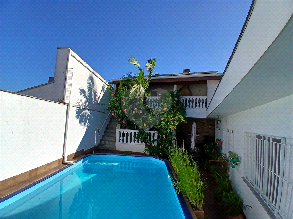 Casa térrea com piscina no bairro Palmas do Tremembé!