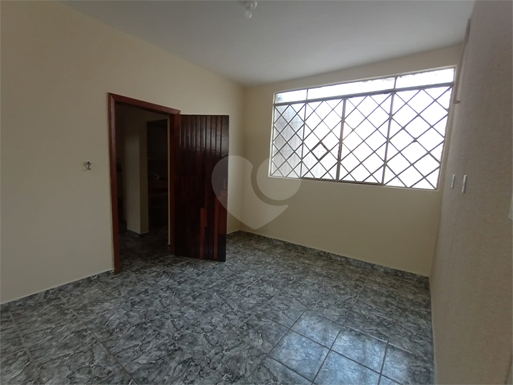 Casa à venda com 3 quartos, 180m² - Foto 8