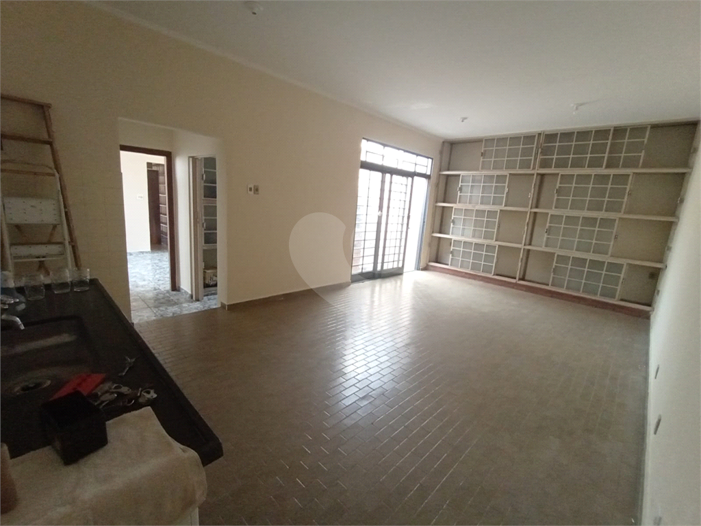 Casa à venda com 3 quartos, 180m² - Foto 1