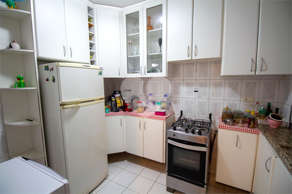 APARTAMENTO em PINHEIROS