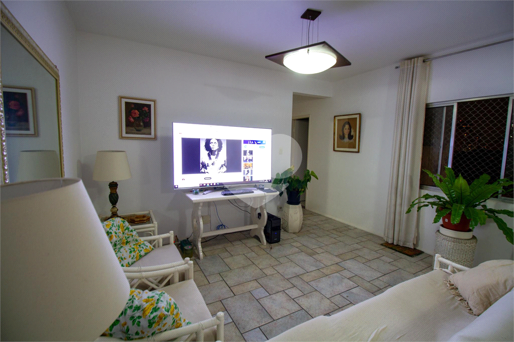 APARTAMENTO em PINHEIROS