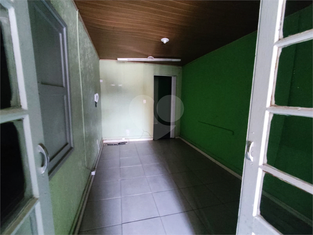 predio comercial na av coronel sezefredo fagundes.