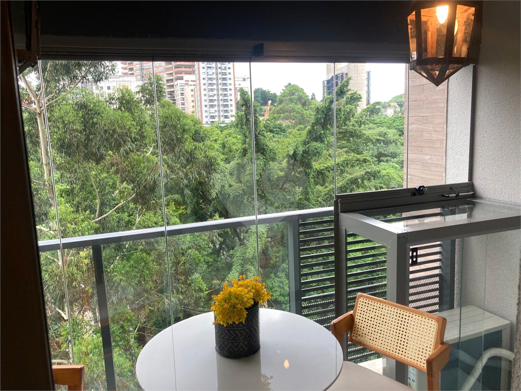APARTAMENTO em PINHEIROS