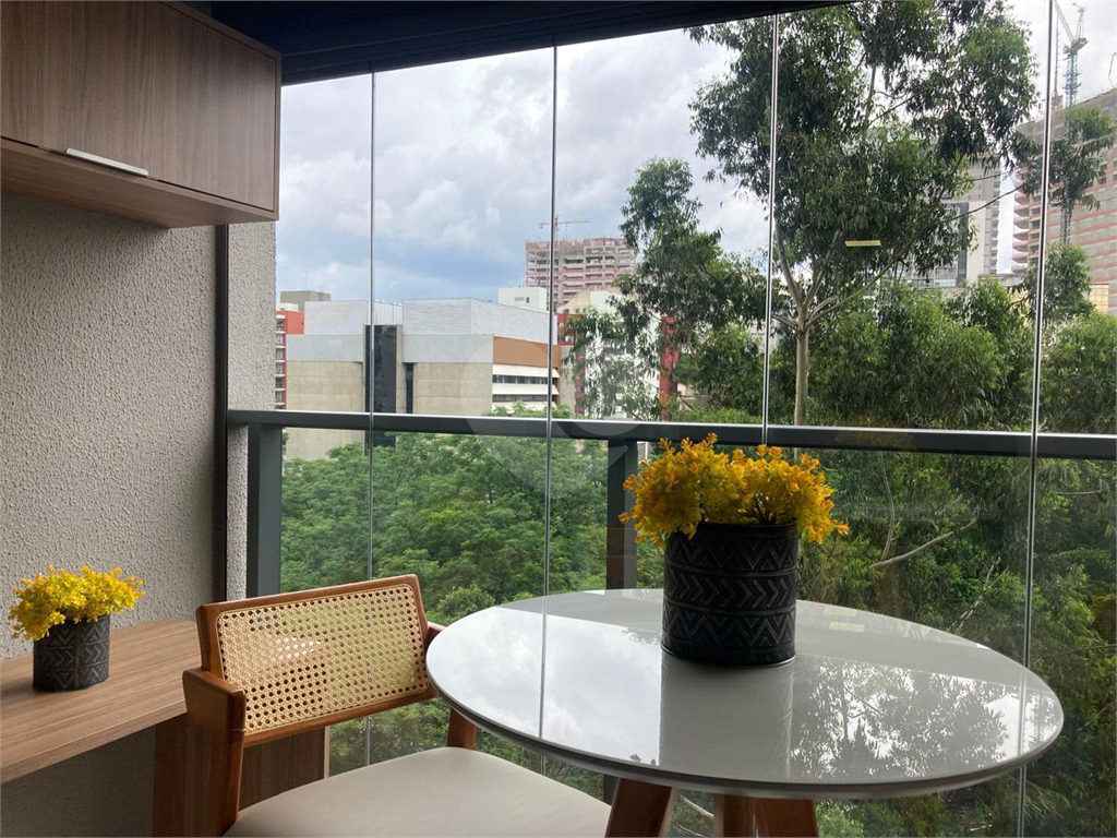APARTAMENTO em PINHEIROS