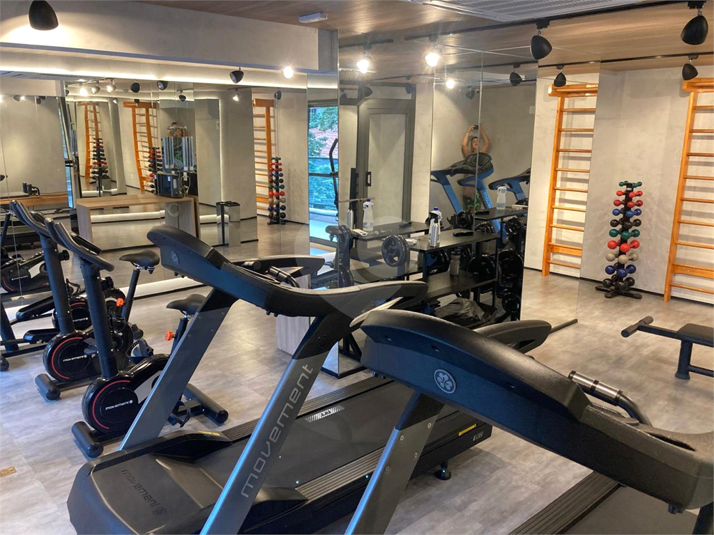 APARTAMENTO em PINHEIROS