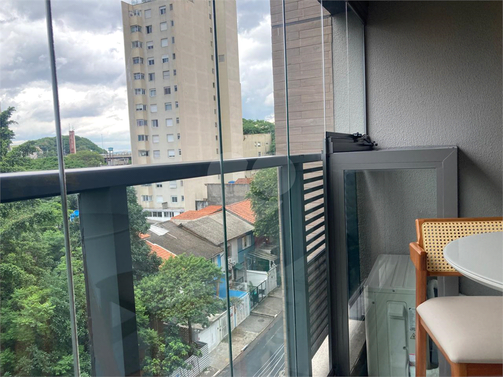 APARTAMENTO em PINHEIROS