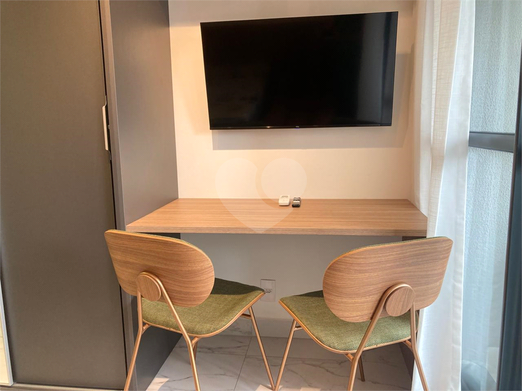 APARTAMENTO em PINHEIROS