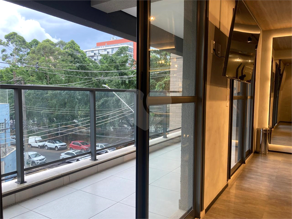 APARTAMENTO em PINHEIROS