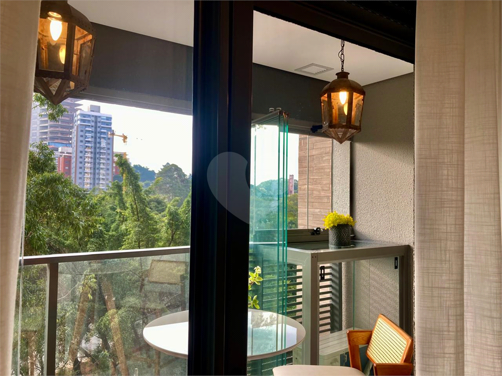 APARTAMENTO em PINHEIROS