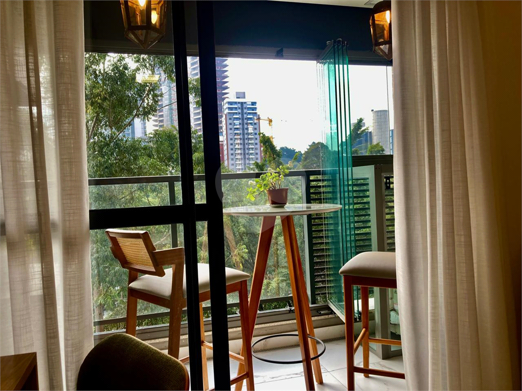 APARTAMENTO em PINHEIROS