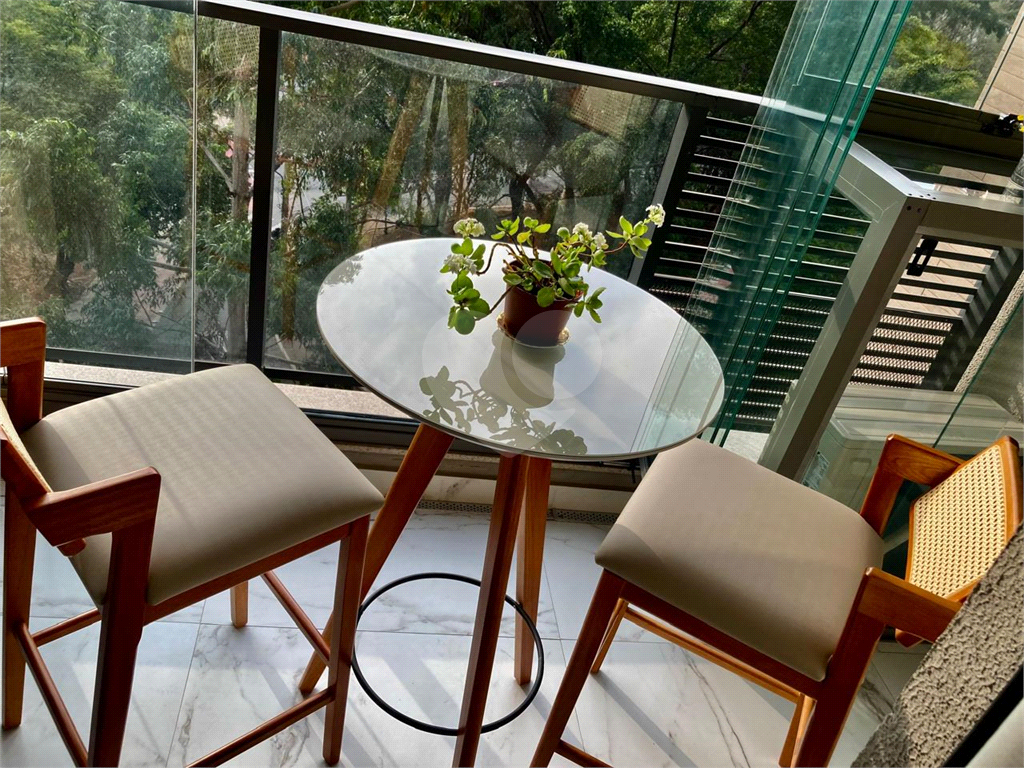 APARTAMENTO em PINHEIROS