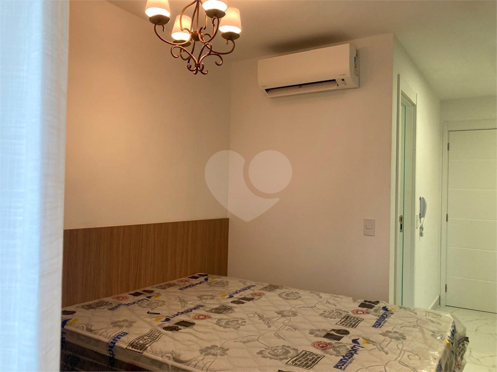 APARTAMENTO em PINHEIROS