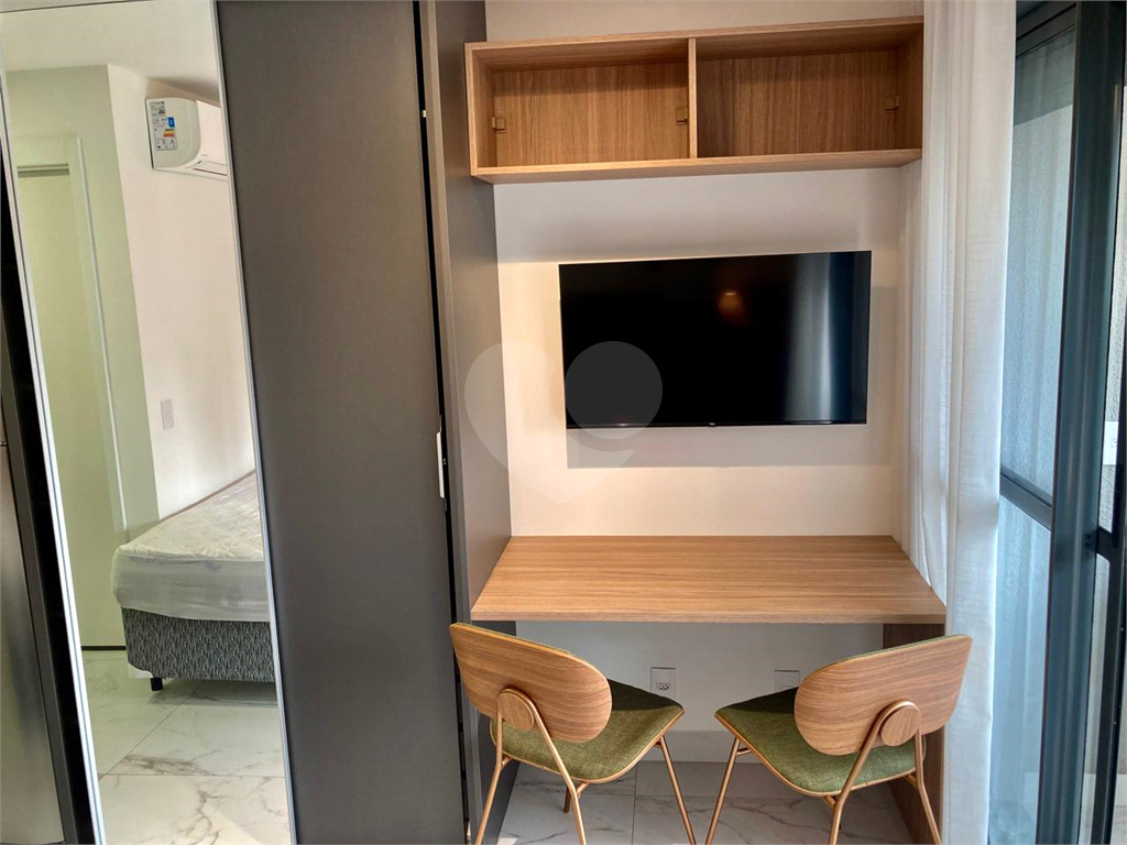 APARTAMENTO em PINHEIROS