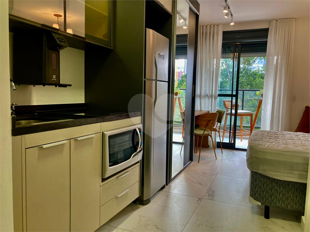 APARTAMENTO em PINHEIROS