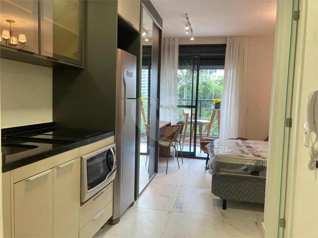 APARTAMENTO em PINHEIROS