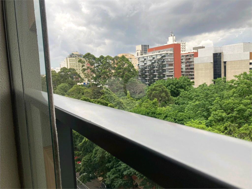 APARTAMENTO em PINHEIROS