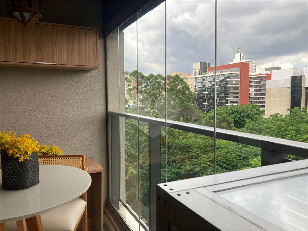 APARTAMENTO em PINHEIROS