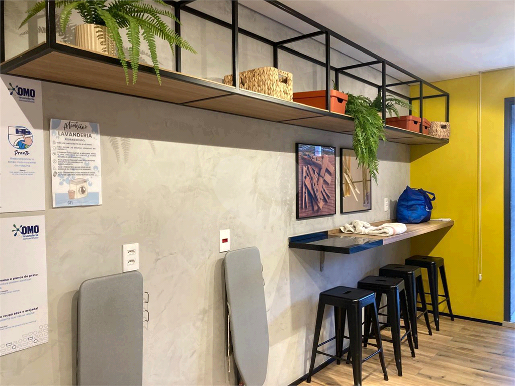APARTAMENTO em PINHEIROS