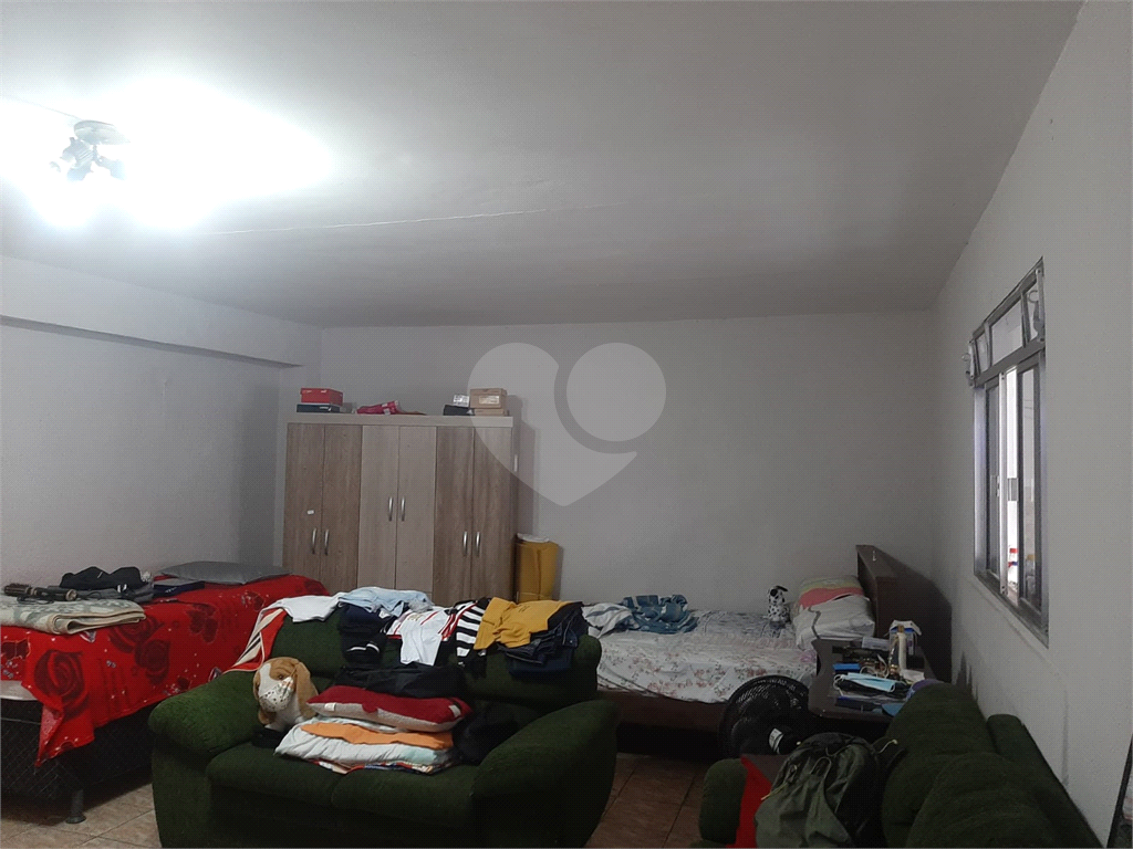 2 Casas na PARADA INGLESA com 192 m², 4 dormitórios, 1 suíte, 4 banheiros, quintal e 2 vagas