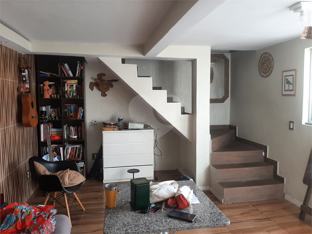 2 Casas na PARADA INGLESA com 192 m², 4 dormitórios, 1 suíte, 4 banheiros, quintal e 2 vagas