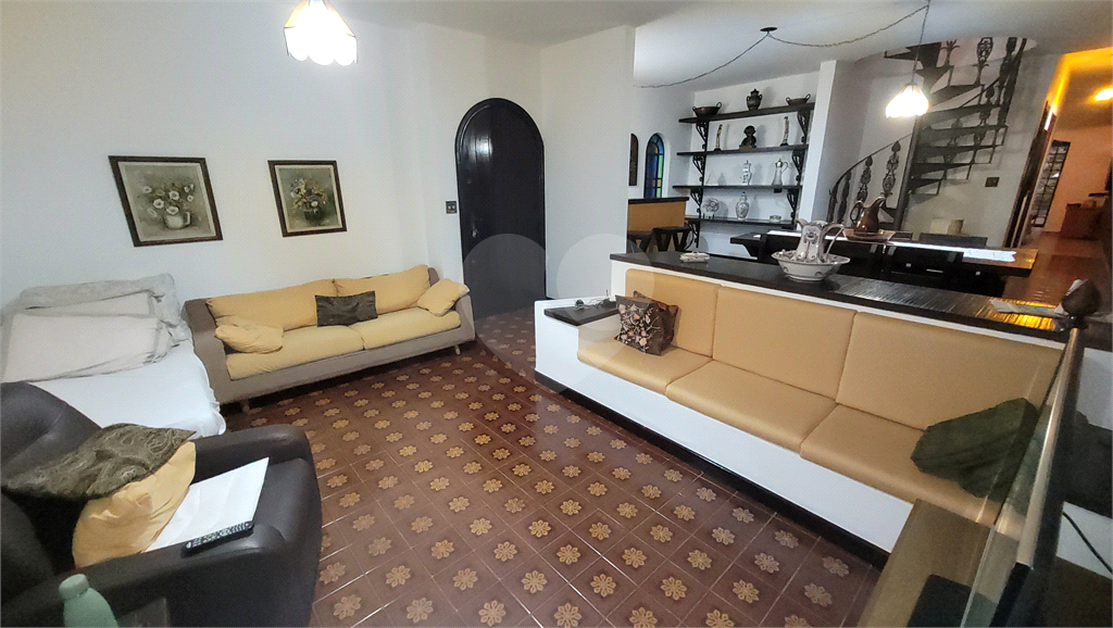 Sobrado para venda Residencial ou Comercial. Casa Verde. 217m2, 4 quartos (suítes), Quintal 3 vagas.