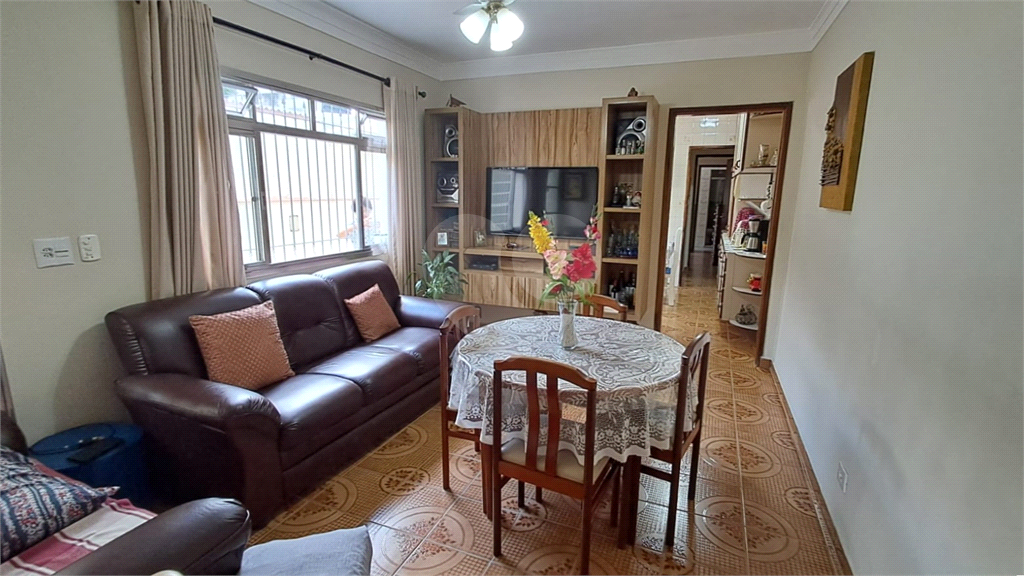 Casa Assobradada à venda | 250 m² | 3 dormitórios | 3 vagas na Parada Inglesa!