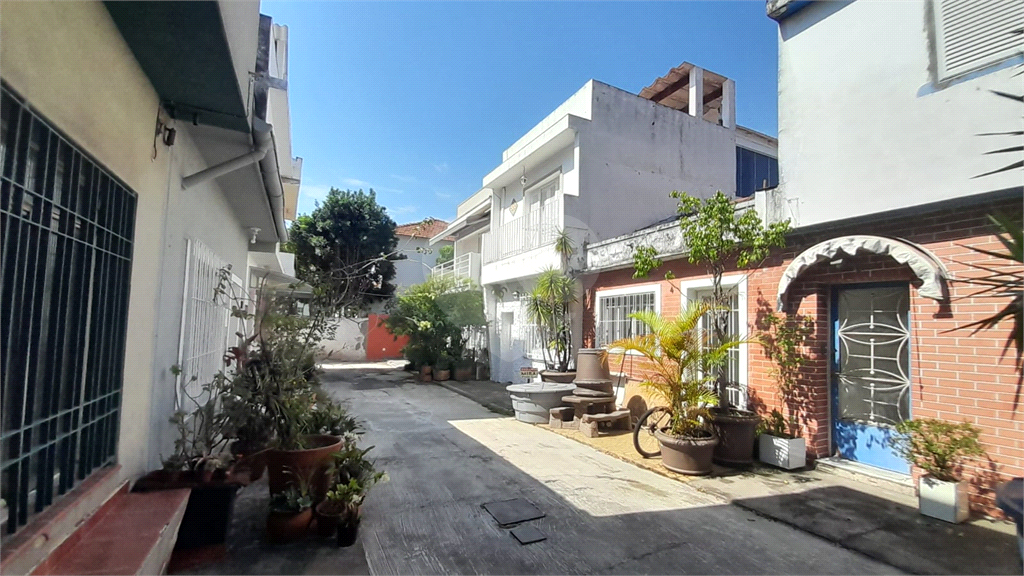 Casa  de  Vila -  100 m2  -  Terreno  48  m2 - 2  dormitorios,  sala,  cozinha,  1 banheiro,  lavand