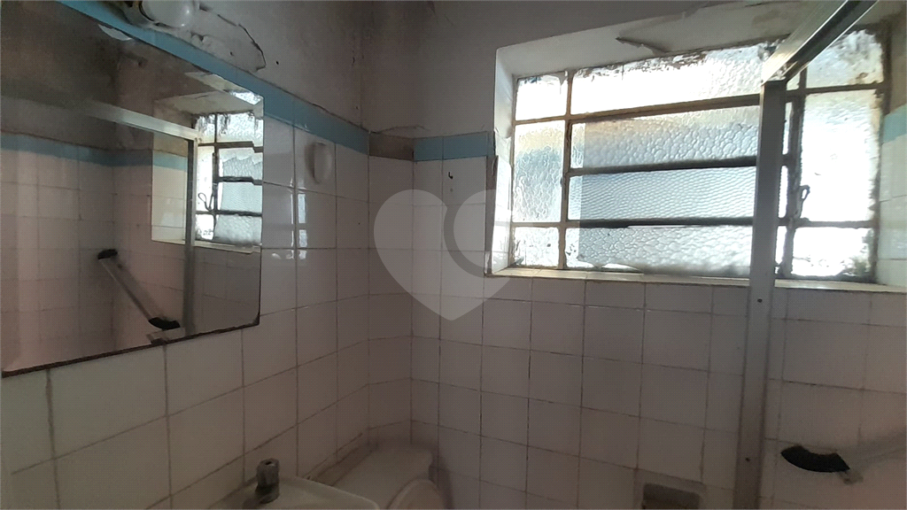 Casa  de  Vila -  100 m2  -  Terreno  48  m2 - 2  dormitorios,  sala,  cozinha,  1 banheiro,  lavand