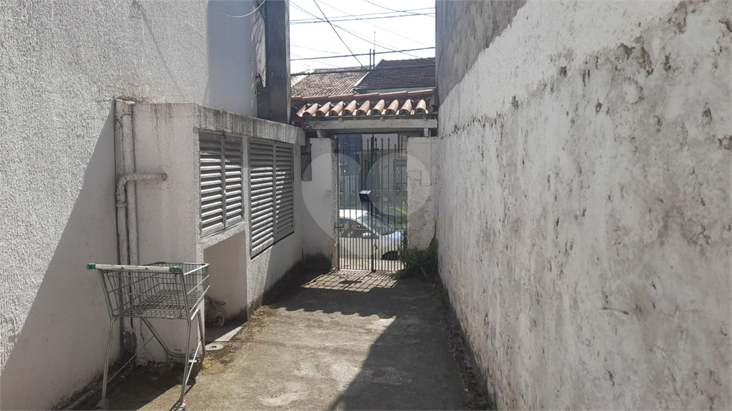 Casa  de  Vila -  100 m2  -  Terreno  48  m2 - 2  dormitorios,  sala,  cozinha,  1 banheiro,  lavand
