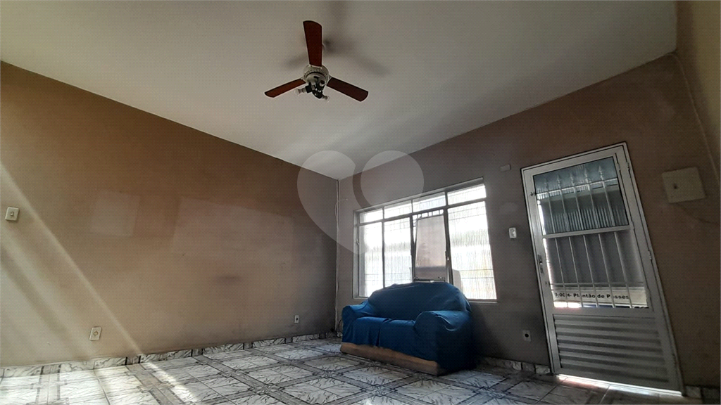 Casa  de  Vila -  100 m2  -  Terreno  48  m2 - 2  dormitorios,  sala,  cozinha,  1 banheiro,  lavand
