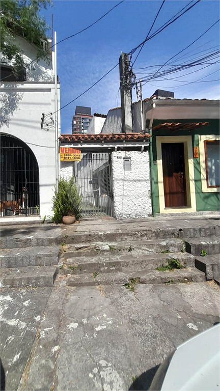 Casa  de  Vila -  100 m2  -  Terreno  48  m2 - 2  dormitorios,  sala,  cozinha,  1 banheiro,  lavand