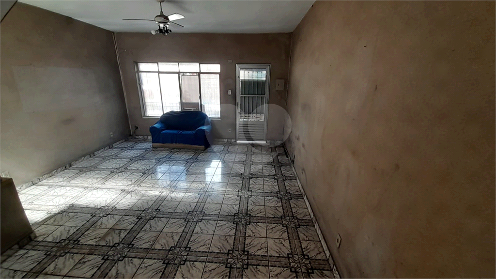 Casa  de  Vila -  100 m2  -  Terreno  48  m2 - 2  dormitorios,  sala,  cozinha,  1 banheiro,  lavand