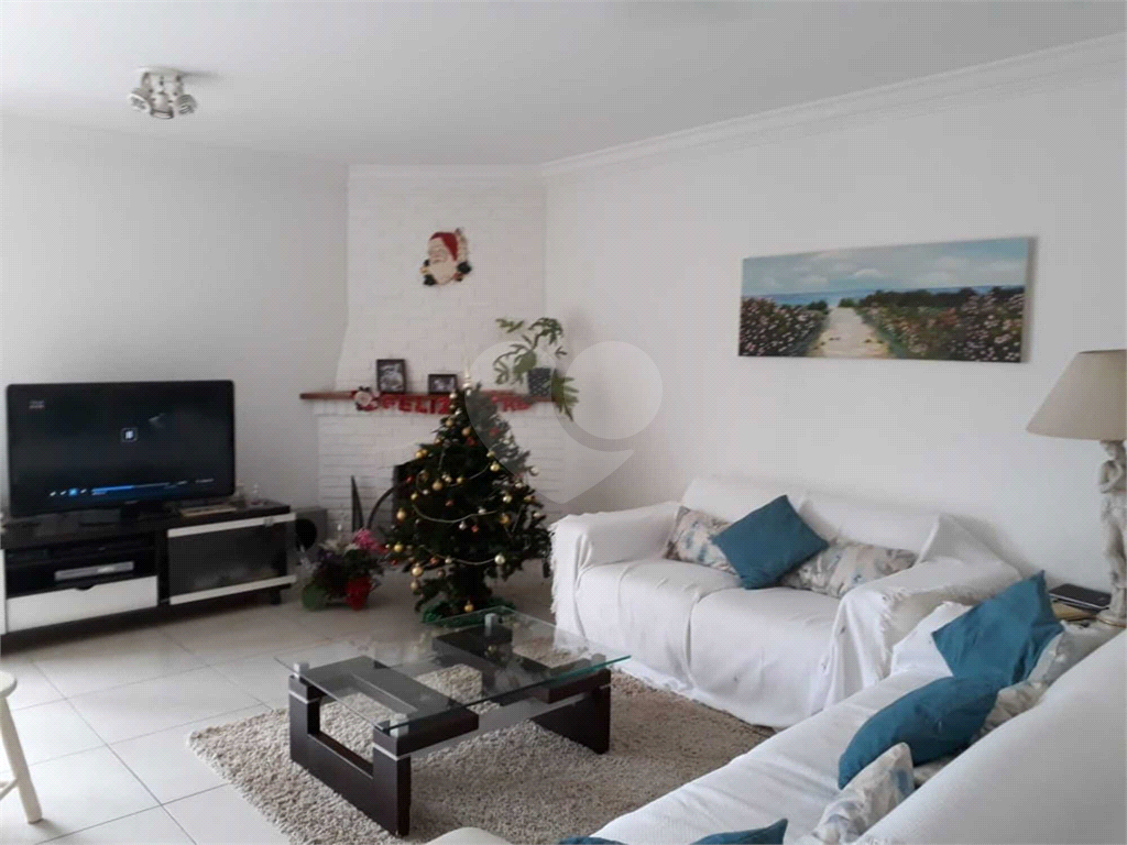 Casa à venda com 3 quartos, 228m² - Foto 7