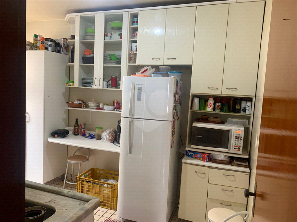 Apartamento à venda com 3 quartos, 70m² - Foto 2