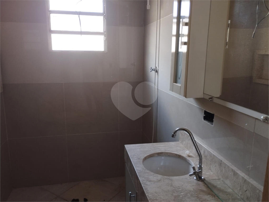 Lindo sobrado novo em Araraquara com 03 dormitórios