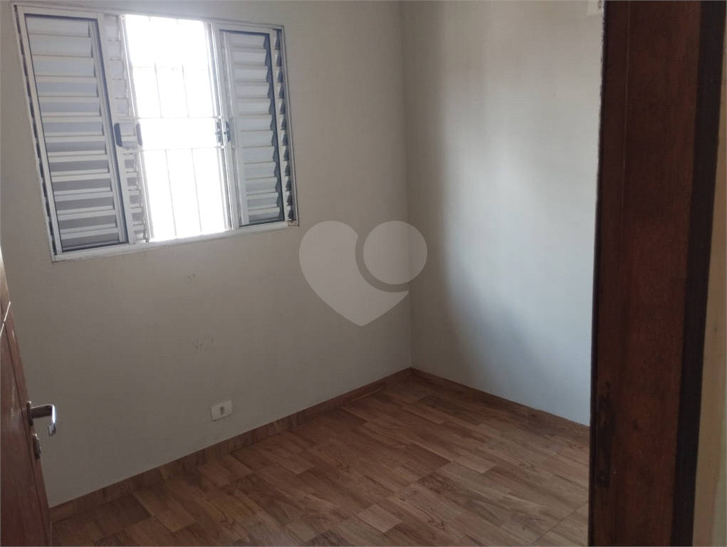 Lindo sobrado novo em Araraquara com 03 dormitórios