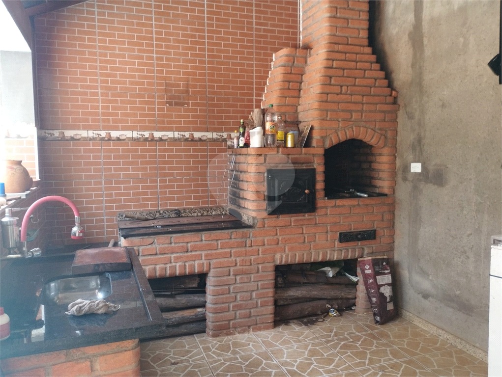 Lindo sobrado novo em Araraquara com 03 dormitórios