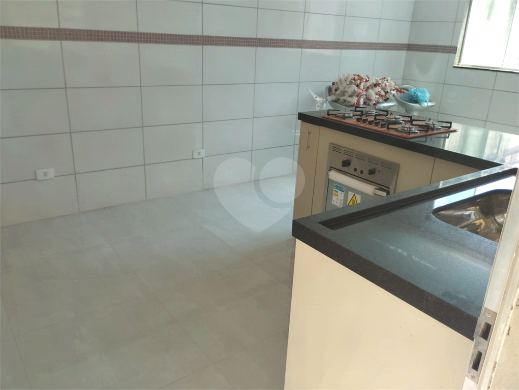 Lindo sobrado novo em Araraquara com 03 dormitórios