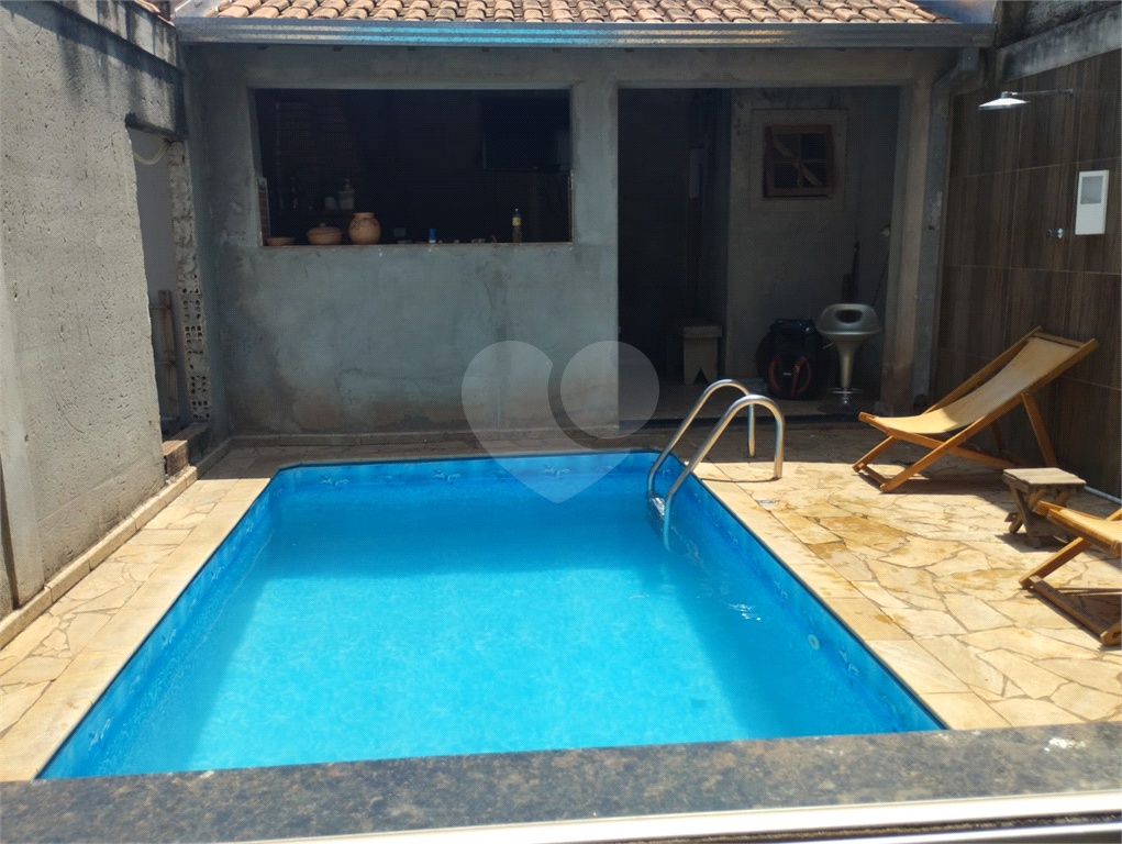 Lindo sobrado novo em Araraquara com 03 dormitórios