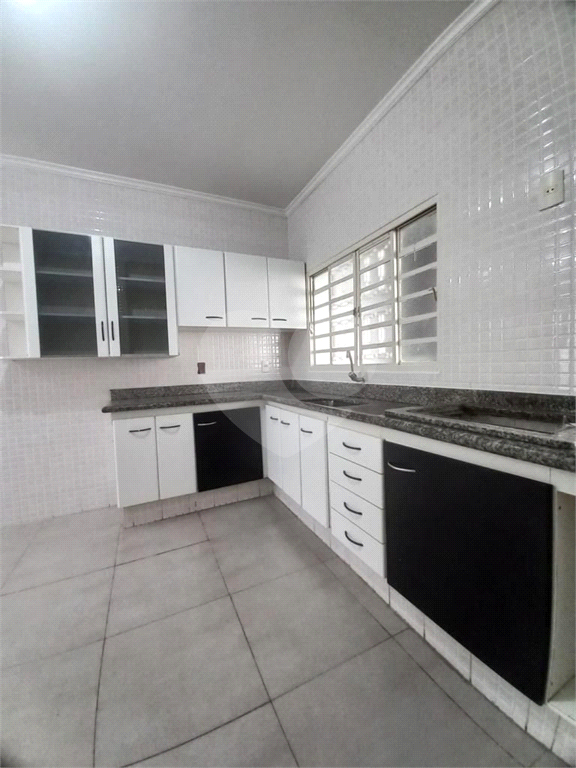 Casa à venda com 3 quartos, 125m² - Foto 1