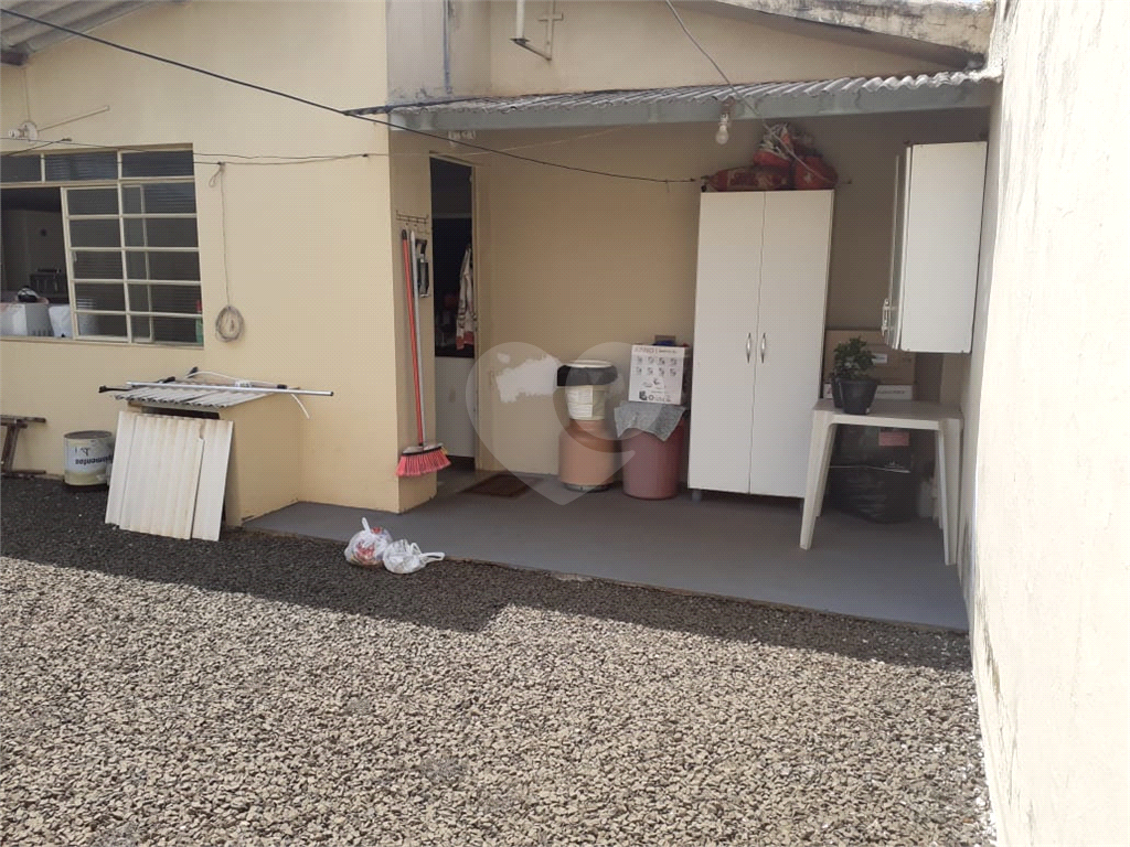 Casa Térrea com 200 metros quadrados, totalmente mobiliada. Aceita permuta.