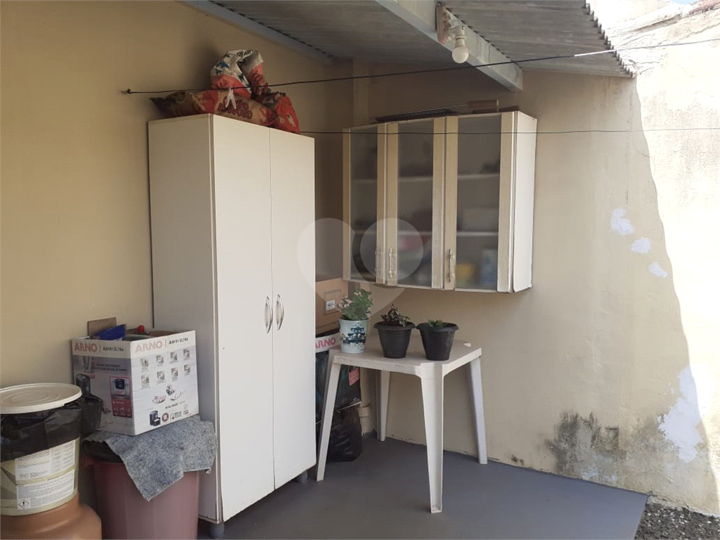 Casa Térrea com 200 metros quadrados, totalmente mobiliada. Aceita permuta.