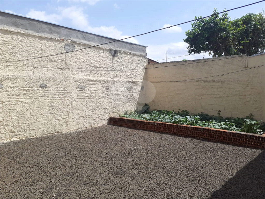 Casa Térrea com 200 metros quadrados, totalmente mobiliada. Aceita permuta.
