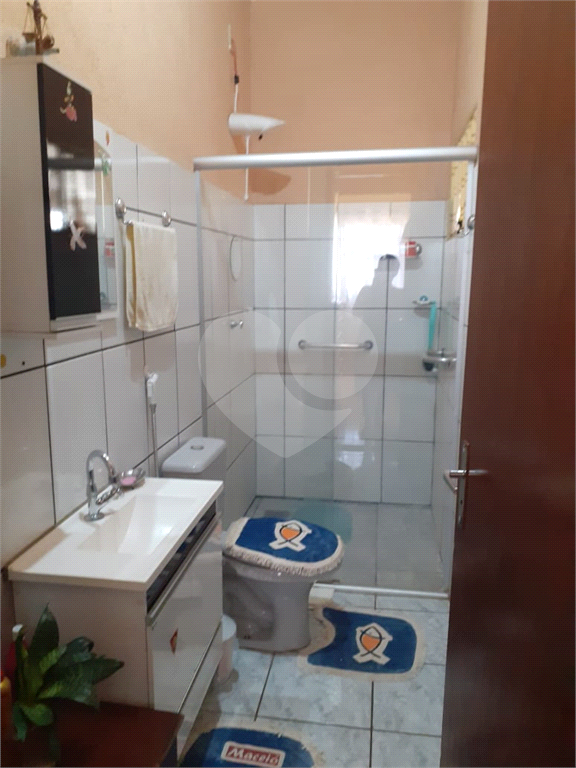 Casa Térrea com 200 metros quadrados, totalmente mobiliada. Aceita permuta.