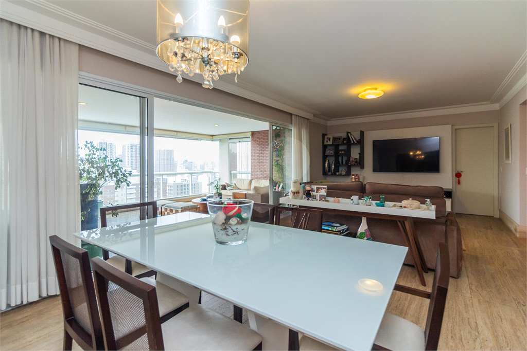 Apartamento 171m² 3 suítes, varanda gourmet 4 vagas lazer completo em Perdizes