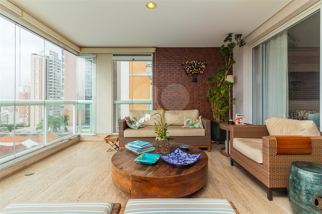 Apartamento 171m² 3 suítes, varanda gourmet 4 vagas lazer completo em Perdizes