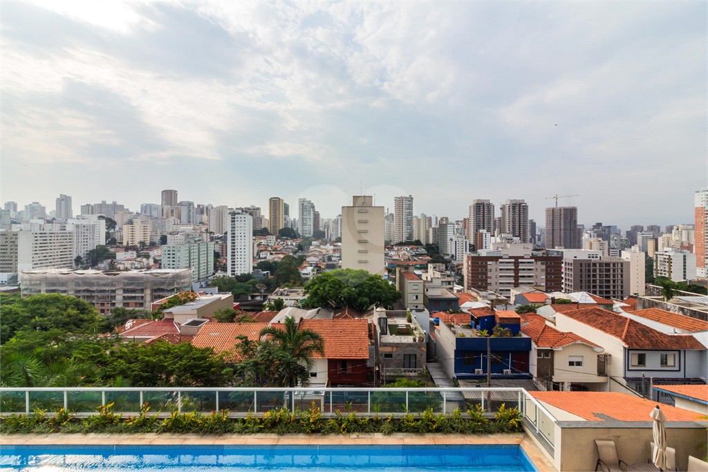 Imóvel reformado 171m² f. norte, sala de estar com vista aberta eterna 4 quartos 4 vagas Perdizes 