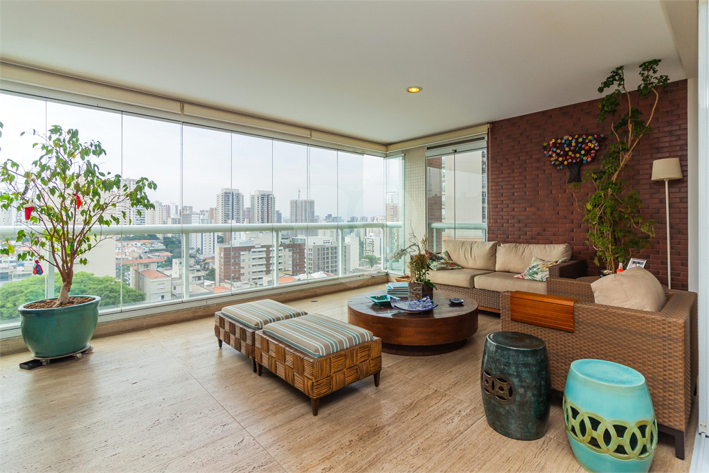Apartamento 171m² 3 suítes, varanda gourmet 4 vagas lazer completo em Perdizes