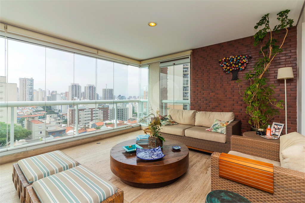 Apartamento 171m² 3 suítes, varanda gourmet 4 vagas lazer completo em Perdizes