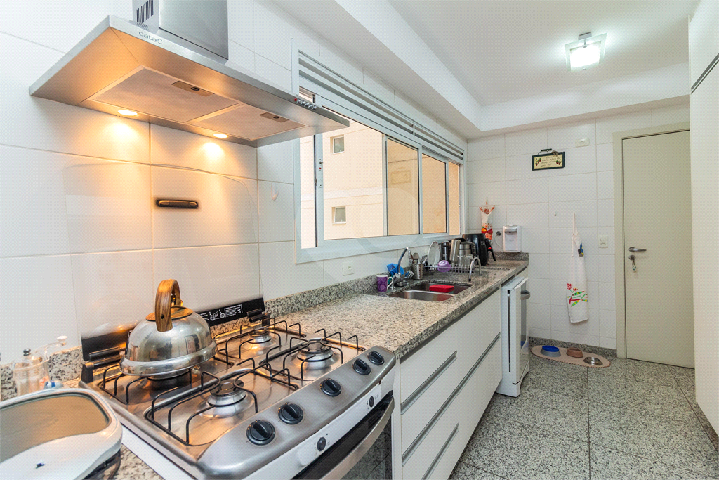 Apartamento 171m² 3 suítes, varanda gourmet 4 vagas lazer completo em Perdizes